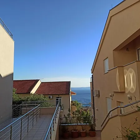 Antonia 3* Makarska