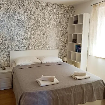 Antonia 3* Makarska