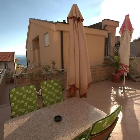 Antonia 3* Makarska