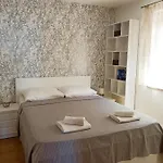 Antonia 3* Макарска